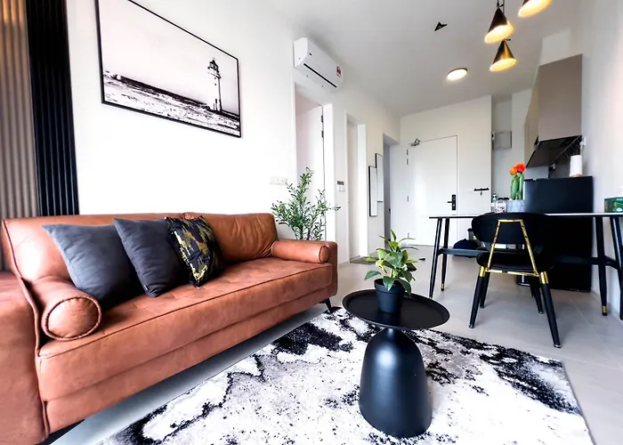 Premier Stay Kl - Bangsar South - King Bed - Work Space - Near Lrt, Ve, Conexxion