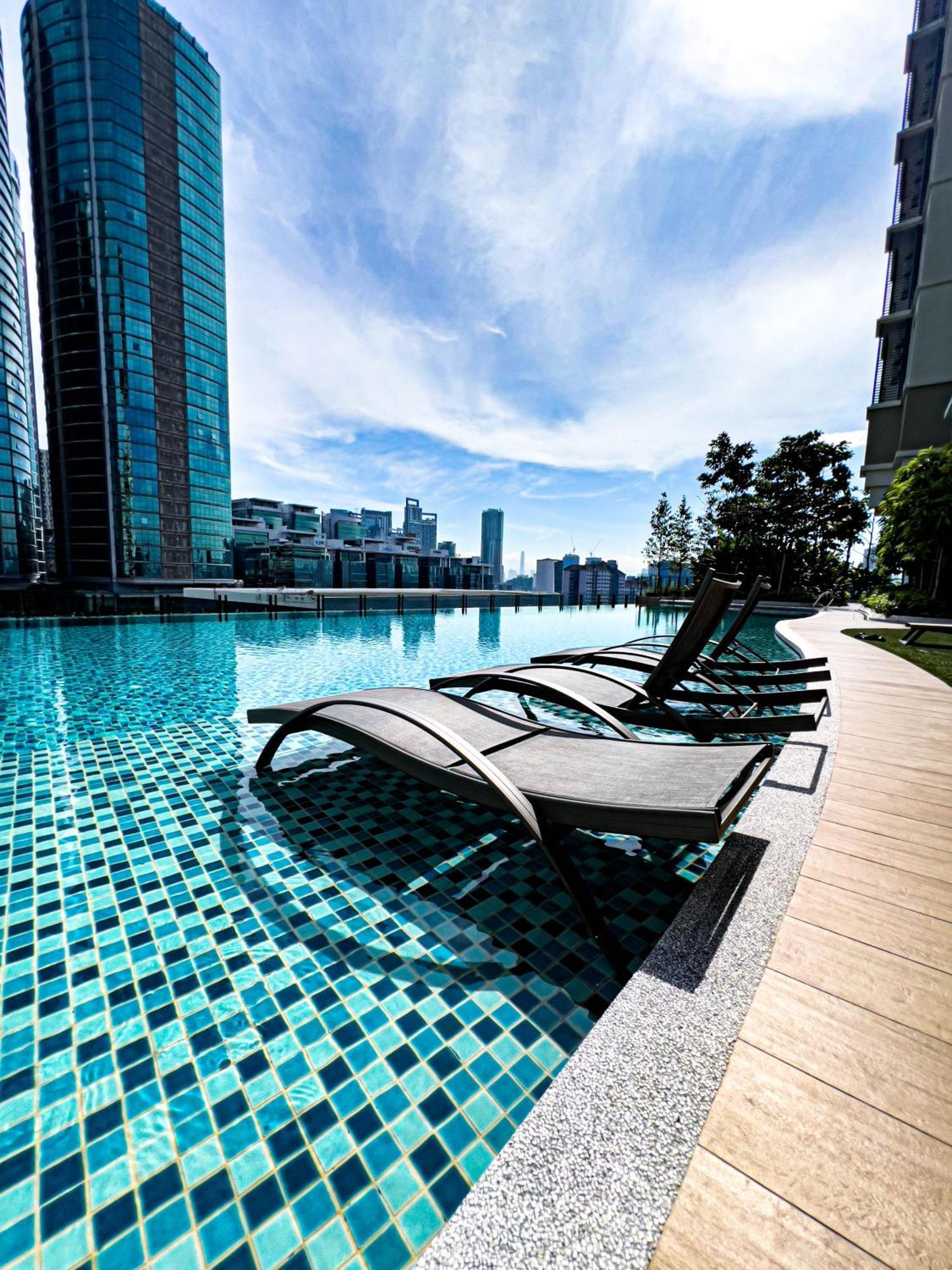 Pangsapuri Premier Kl - Bangsar South - King Bed - Work Space - Near Lrt, Ve, Conexxion *