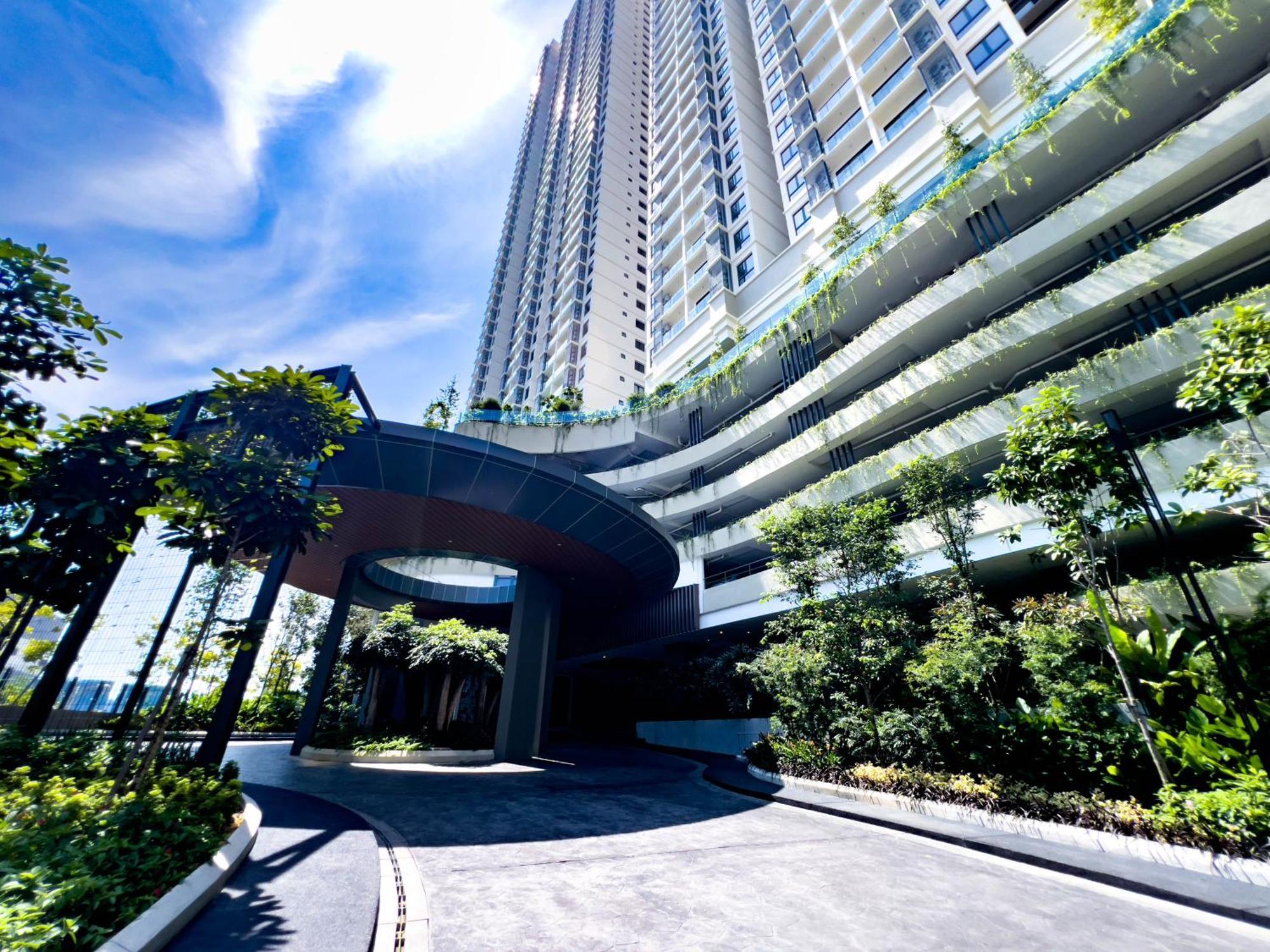 Premier Kl - Bangsar South - King Bed - Work Space - Near Lrt, Ve, Conexxion * Kuala Lumpur
