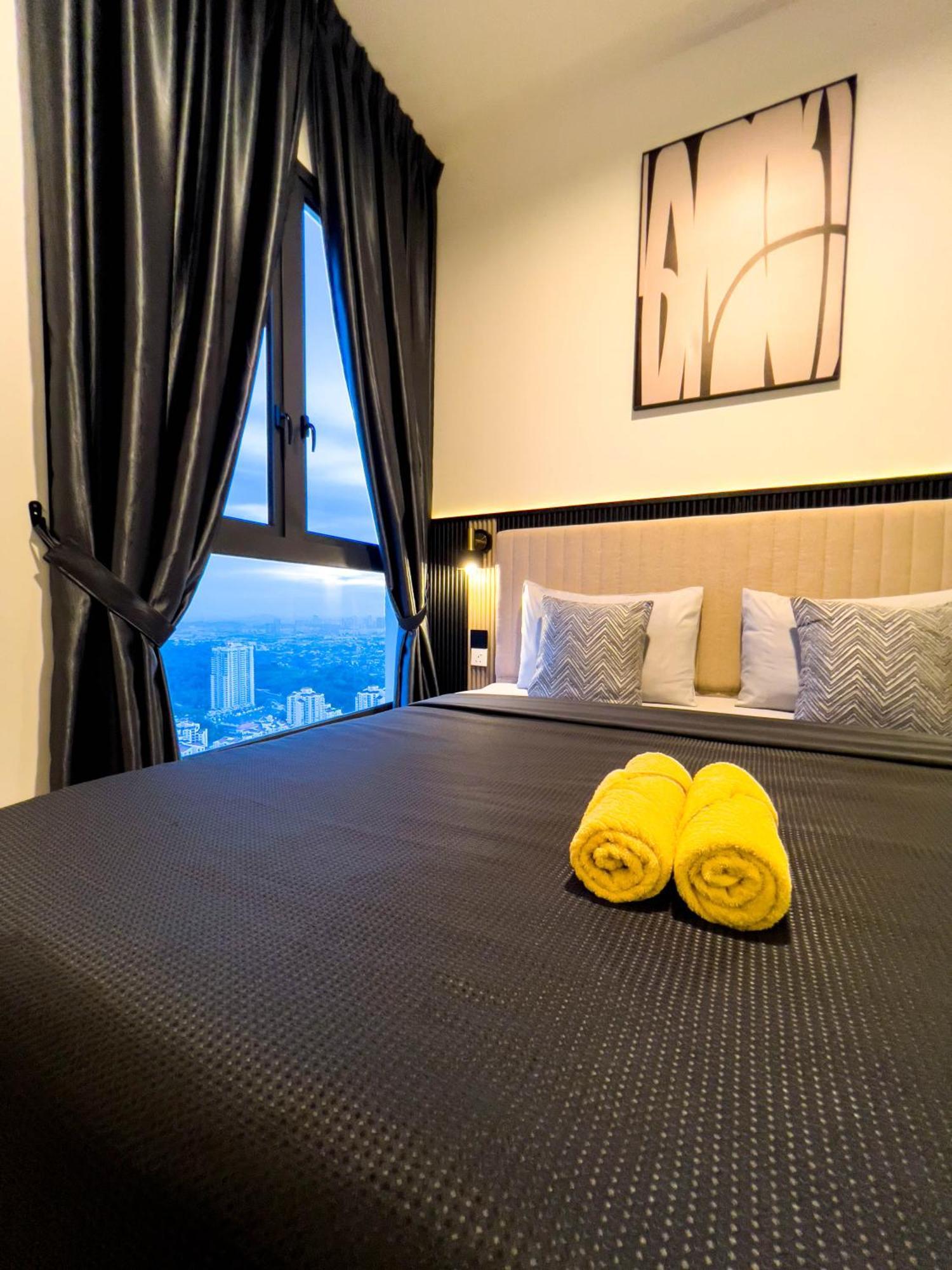 Premier Kl - Bangsar South - King Bed - Work Space - Near Lrt, Ve, Conexxion Pangsapuri *