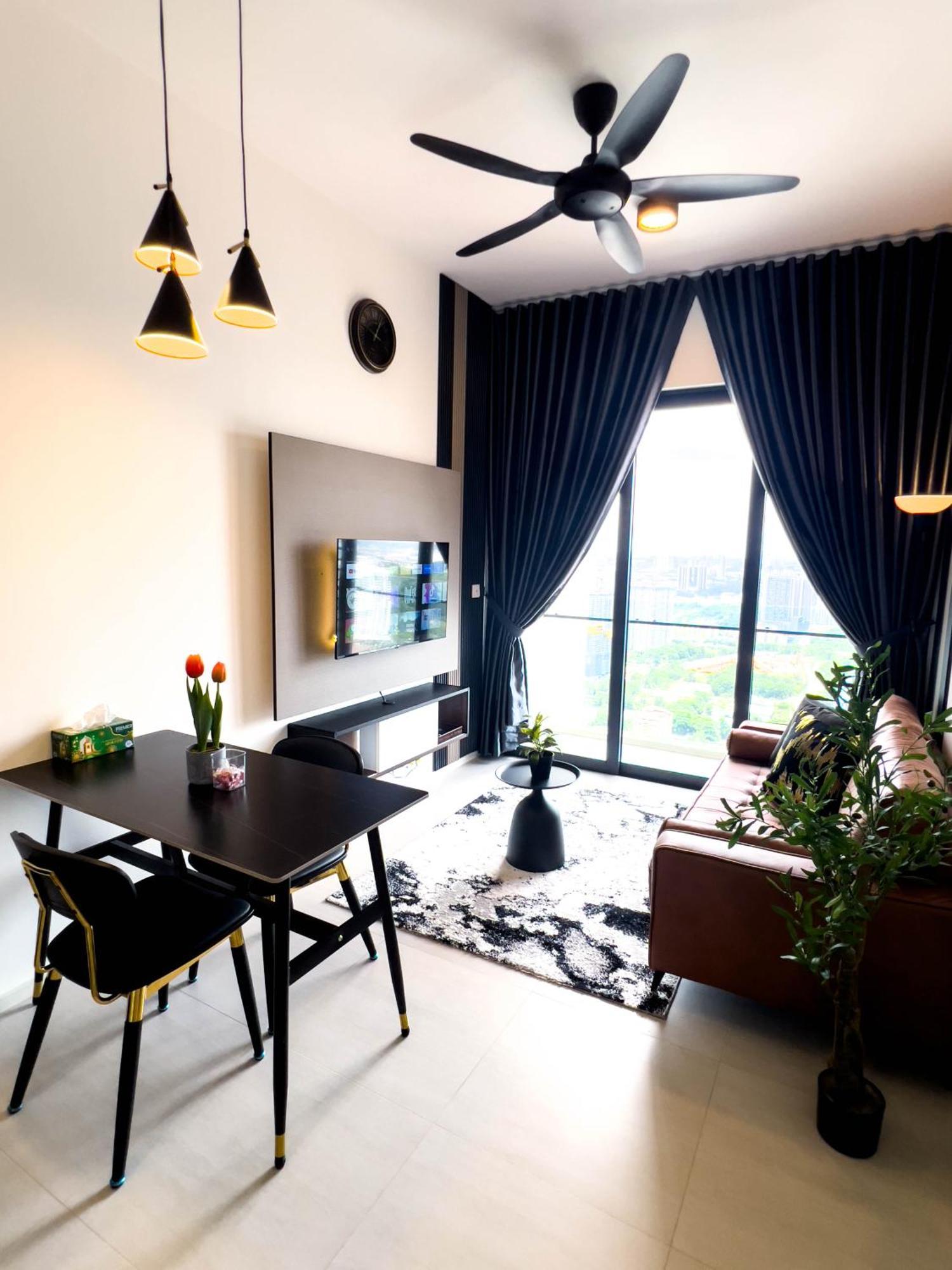 Premier Kl - Bangsar South - King Bed - Work Space - Near Lrt, Ve, Conexxion Kuala Lumpur