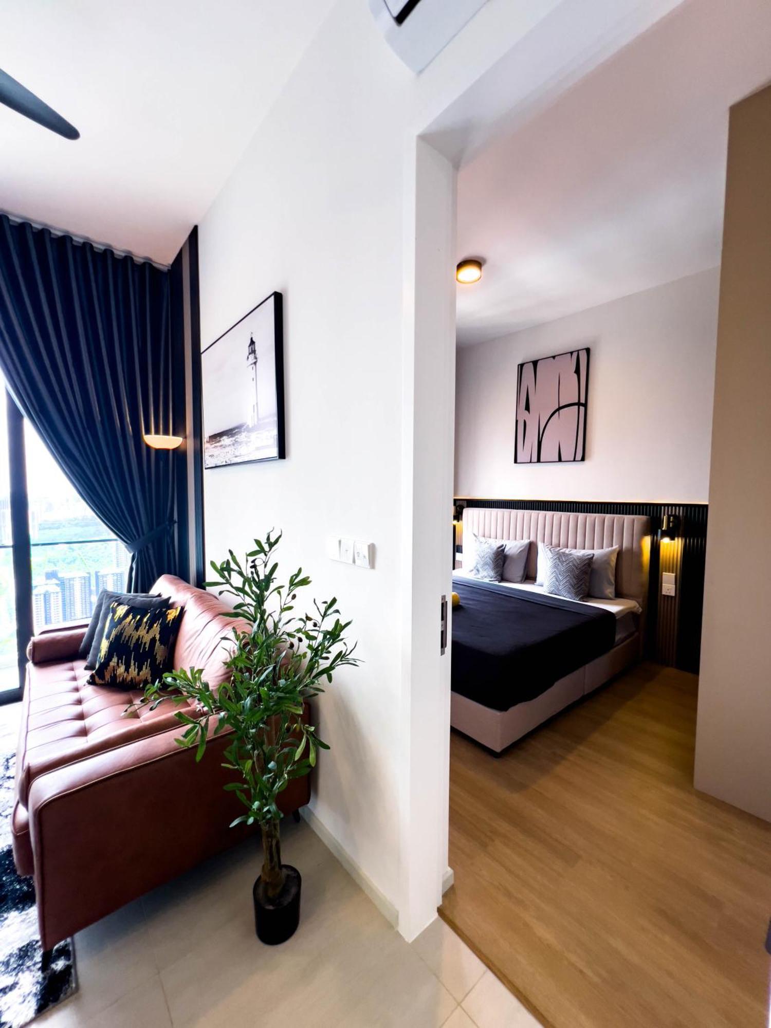 Premier Kl - Bangsar South - King Bed - Work Space - Near Lrt, Ve, Conexxion