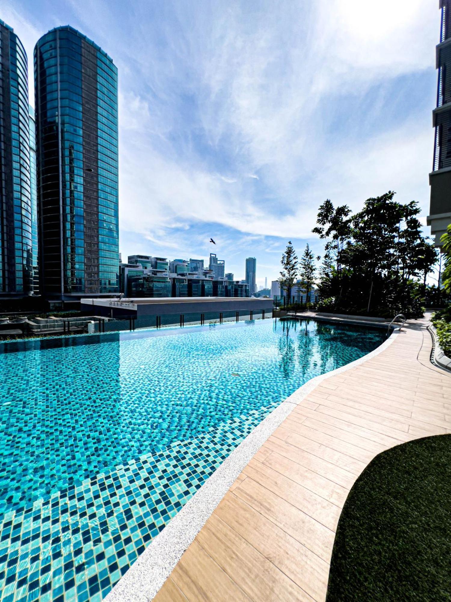 Premier Kl - Bangsar South - King Bed - Work Space - Near Lrt, Ve, Conexxion Pangsapuri *