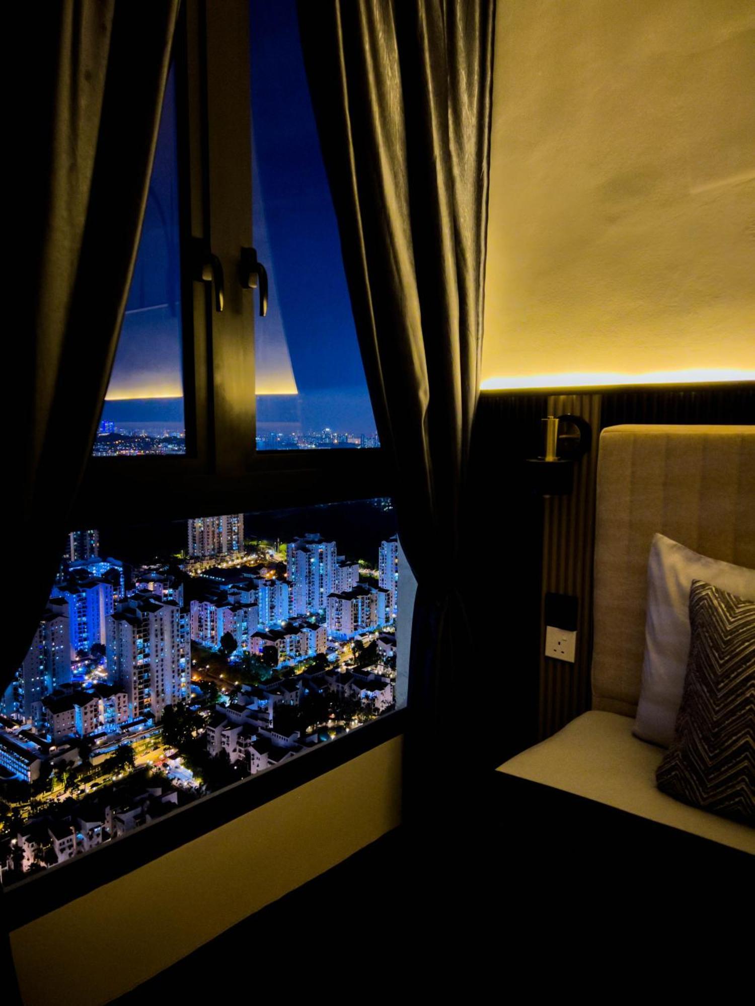 Premier Kl - Bangsar South - King Bed - Work Space - Near Lrt, Ve, Conexxion