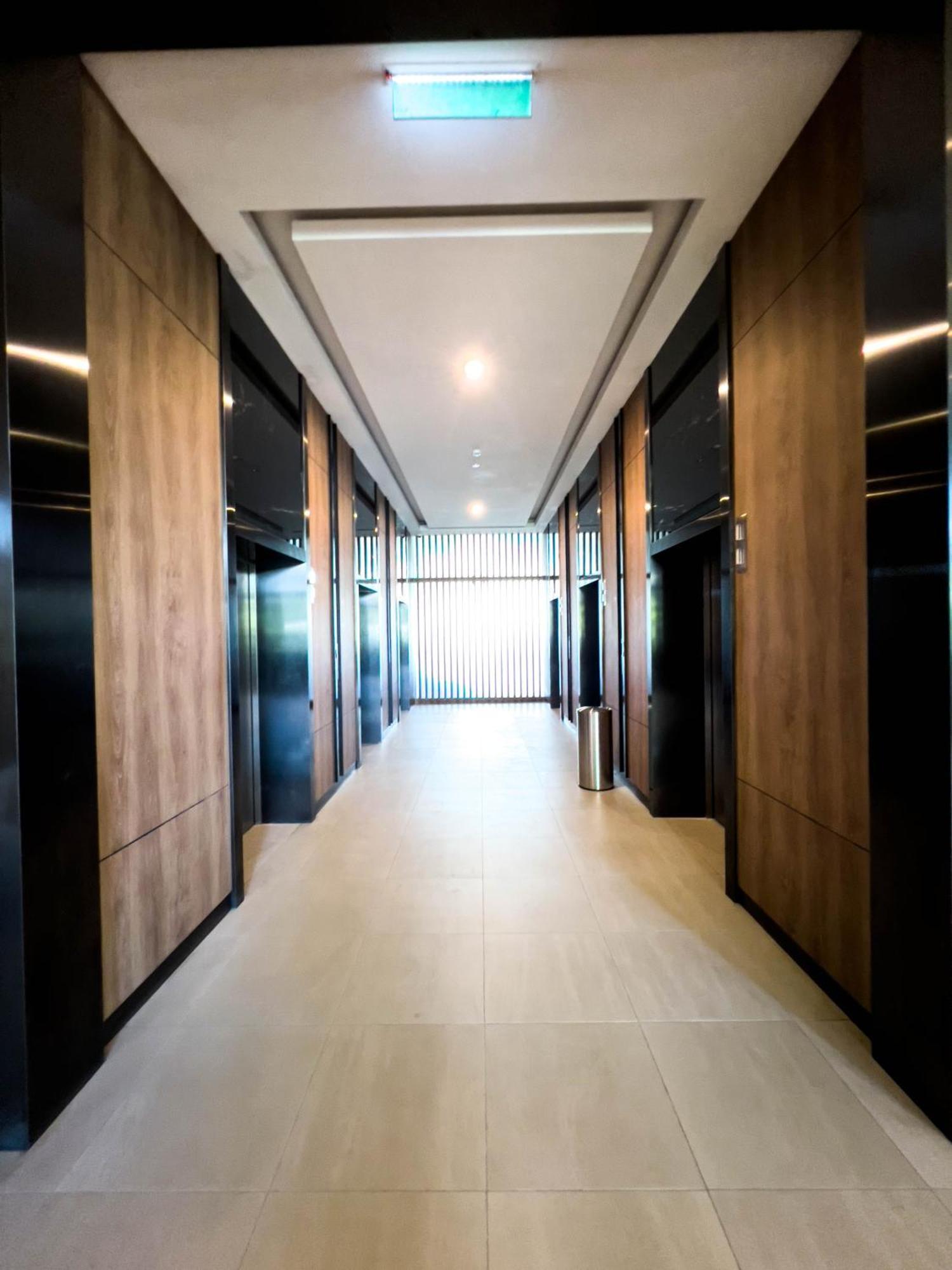 Pangsapuri Premier Kl - Bangsar South - King Bed - Work Space - Near Lrt, Ve, Conexxion