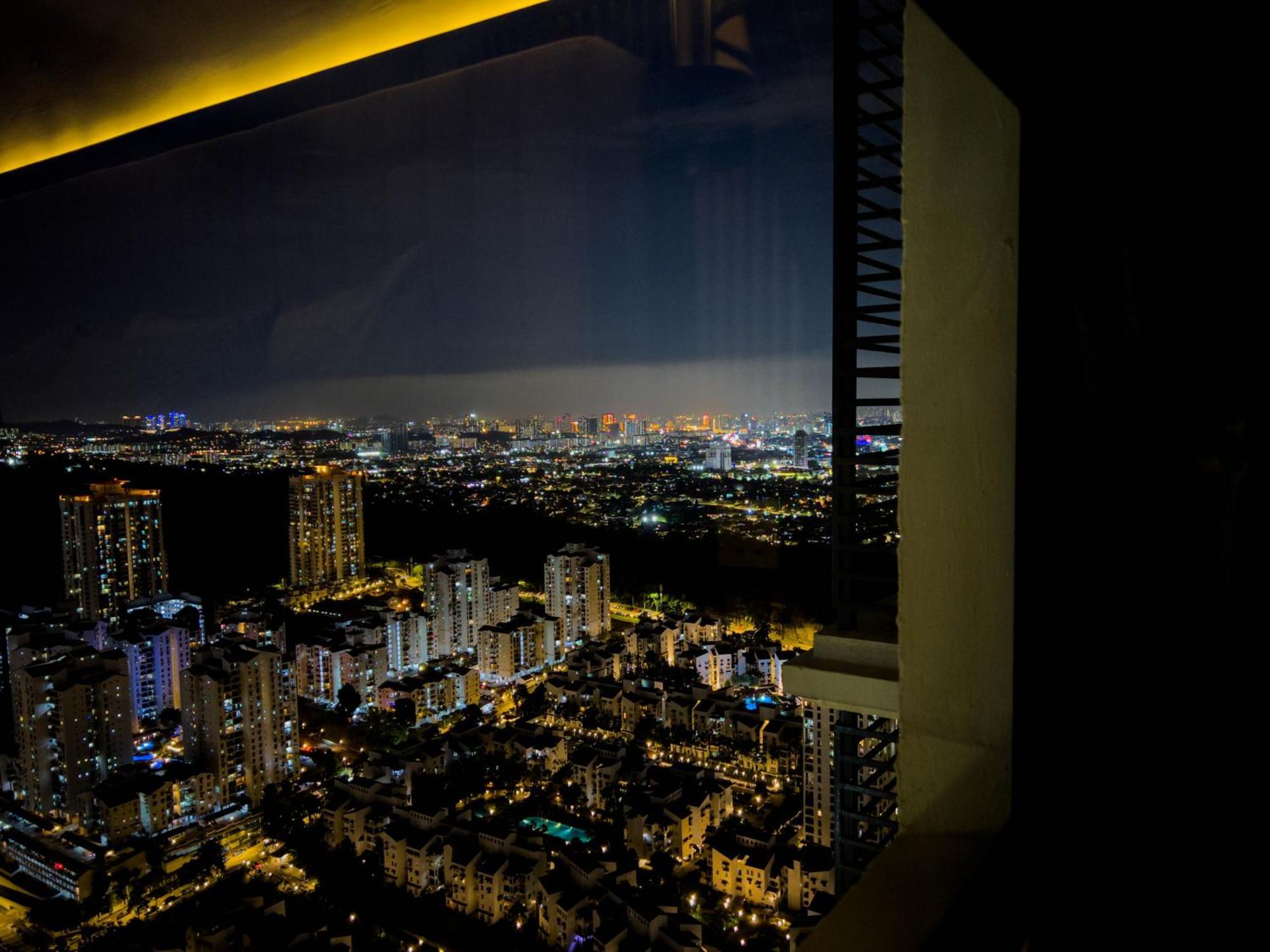Premier Kl - Bangsar South - King Bed - Work Space - Near Lrt, Ve, Conexxion Pangsapuri *
