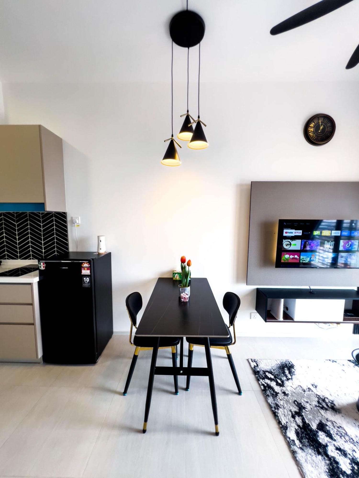 Premier Kl - Bangsar South - King Bed - Work Space - Near Lrt, Ve, Conexxion * Kuala Lumpur