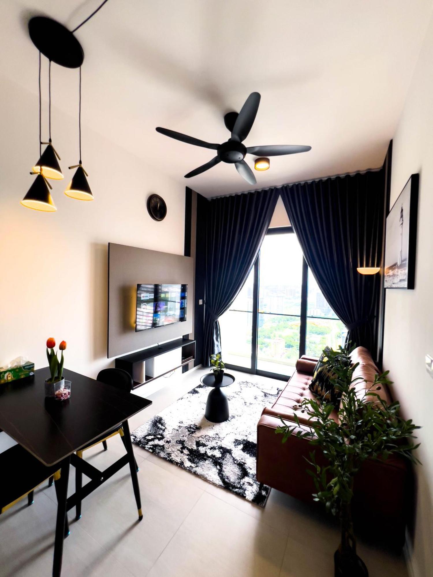 Premier Kl - Bangsar South - King Bed - Work Space - Near Lrt, Ve, Conexxion Kuala Lumpur