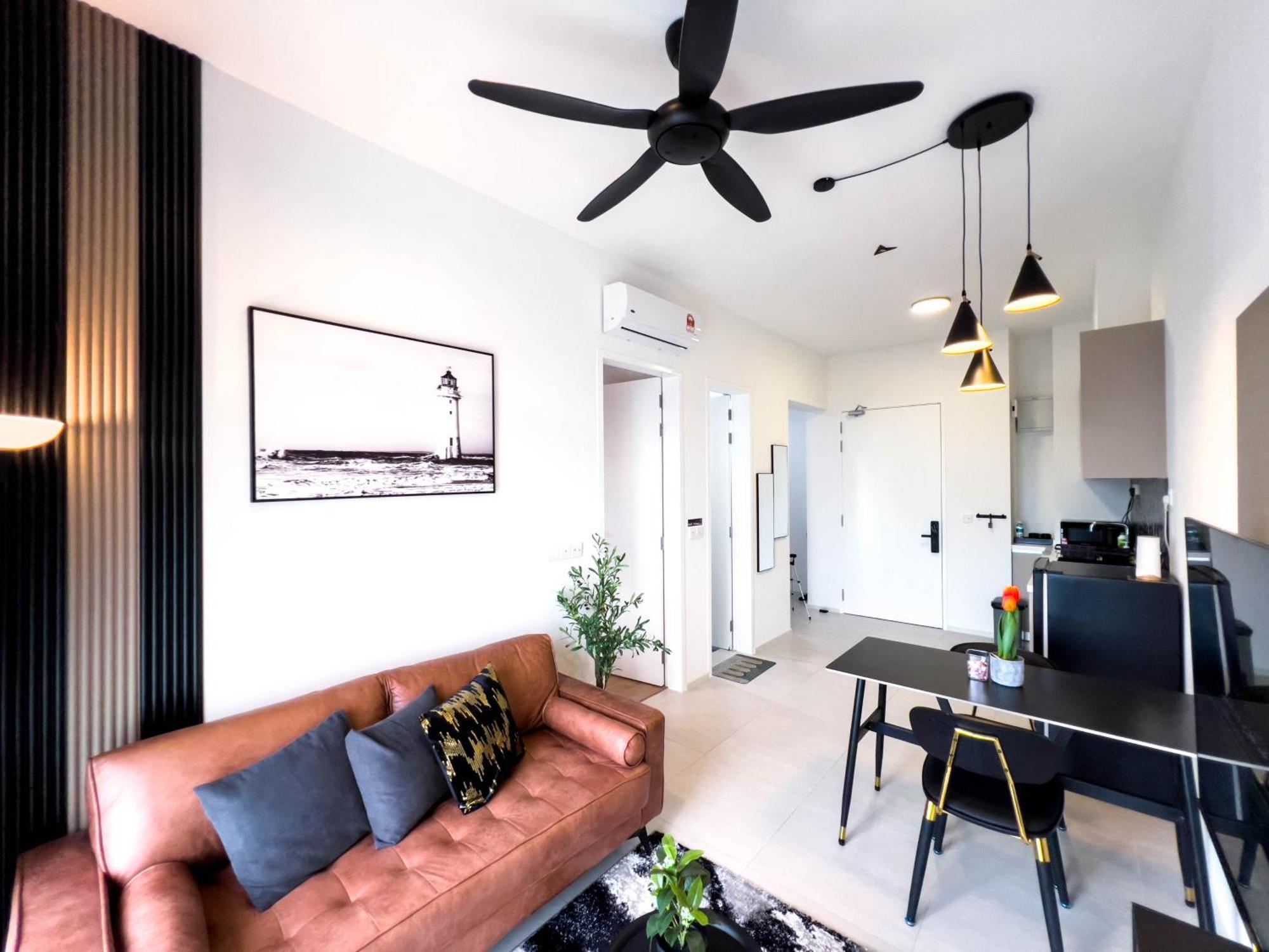 Premier Kl - Bangsar South - King Bed - Work Space - Near Lrt, Ve, Conexxion * Kuala Lumpur