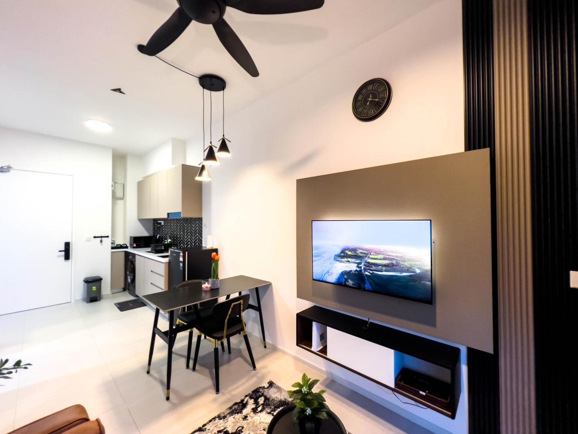 Premier Kl - Bangsar South - King Bed - Work Space - Near Lrt, Ve, Conexxion Pangsapuri