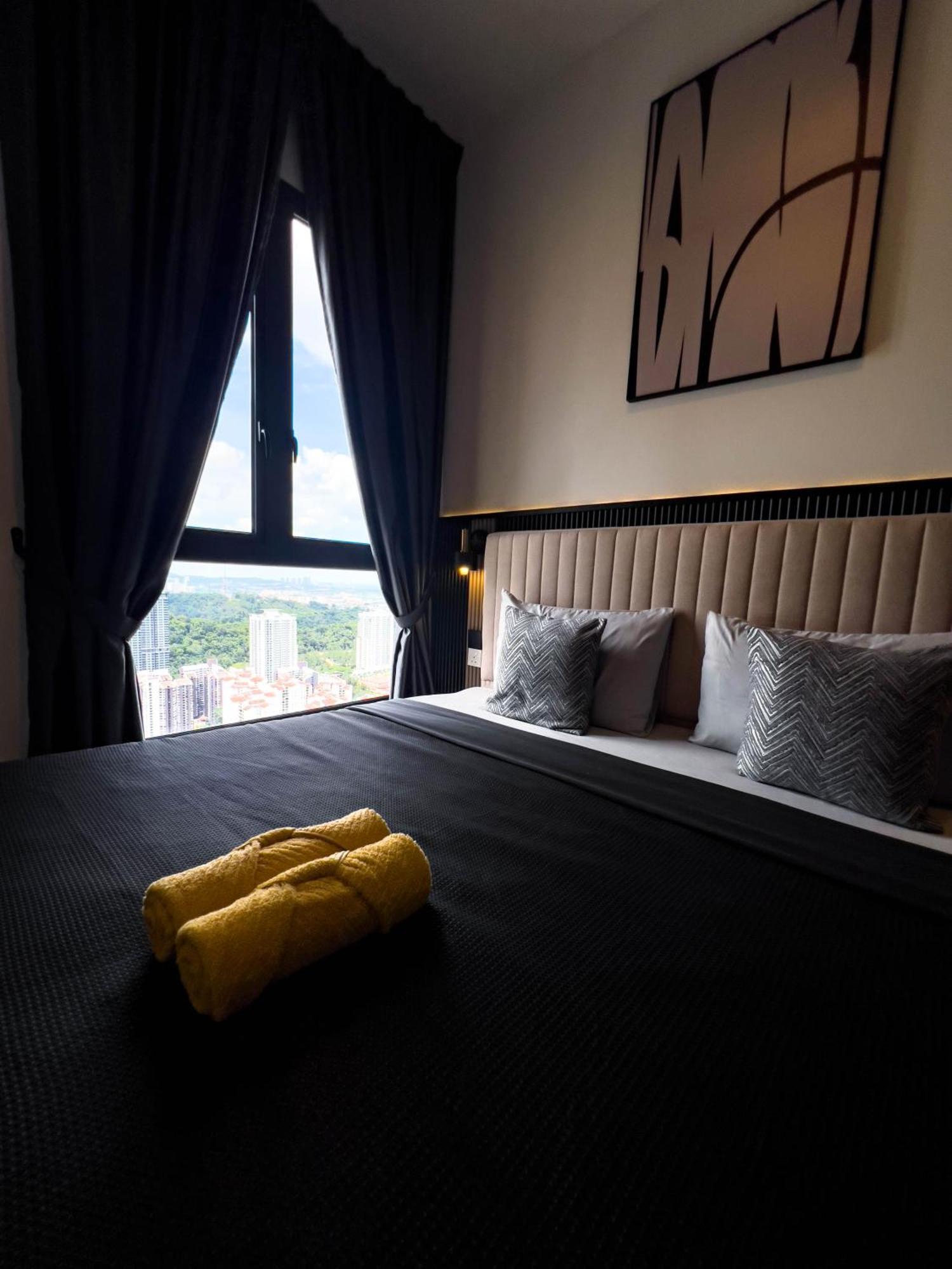 Pangsapuri Premier Kl - Bangsar South - King Bed - Work Space - Near Lrt, Ve, Conexxion *