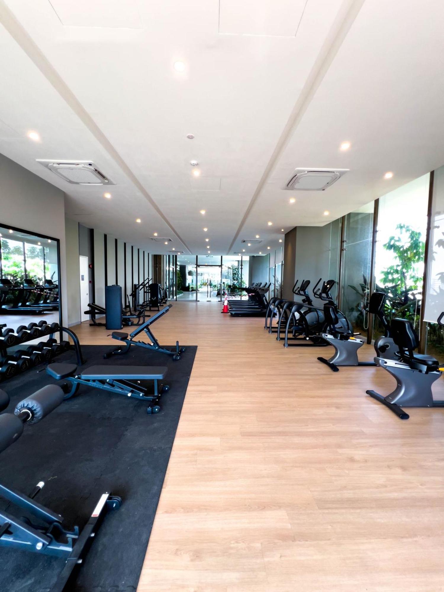 Premier Kl - Bangsar South - King Bed - Work Space - Near Lrt, Ve, Conexxion Pangsapuri