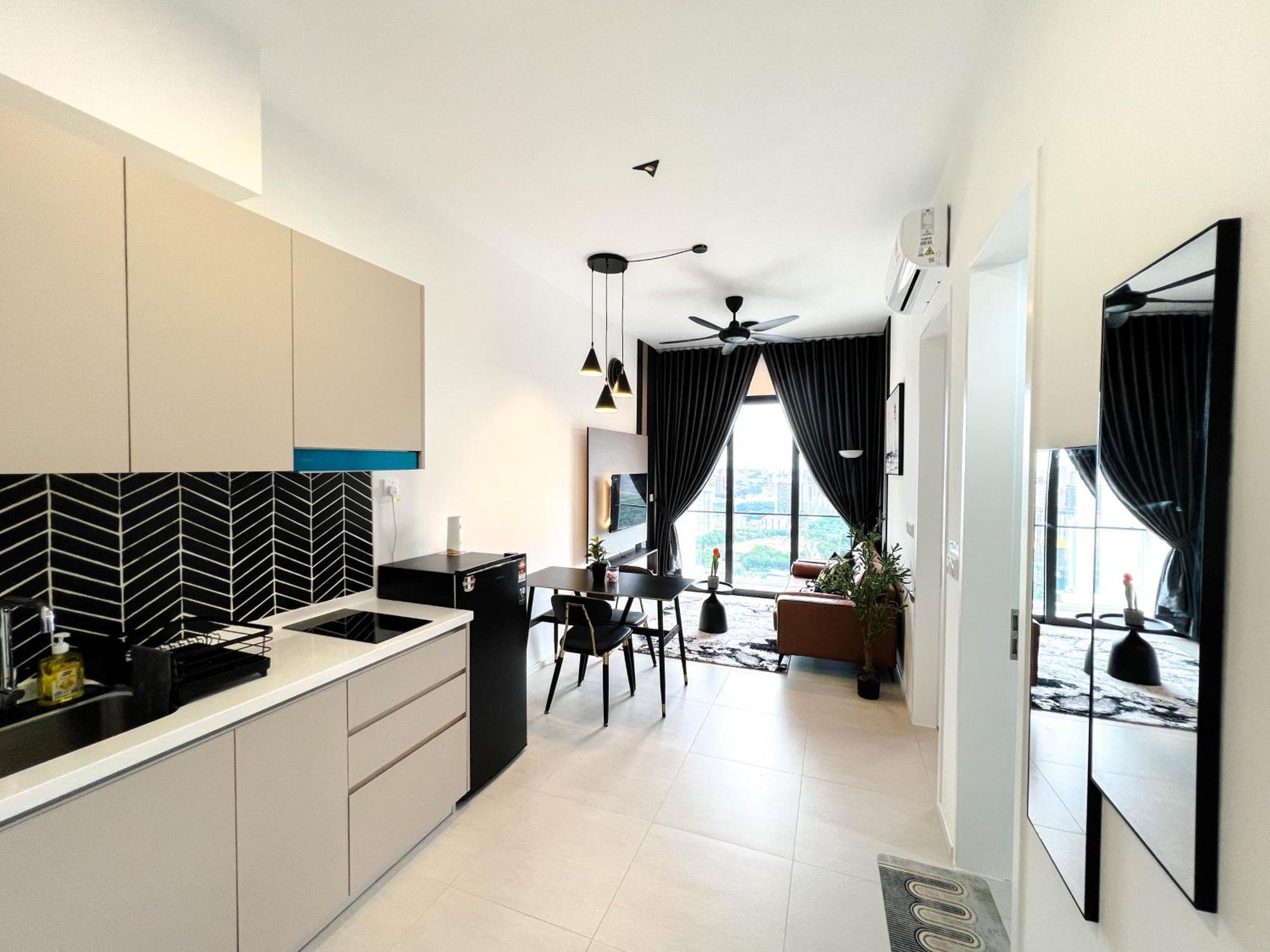 Pangsapuri Premier Kl - Bangsar South - King Bed - Work Space - Near Lrt, Ve, Conexxion *
