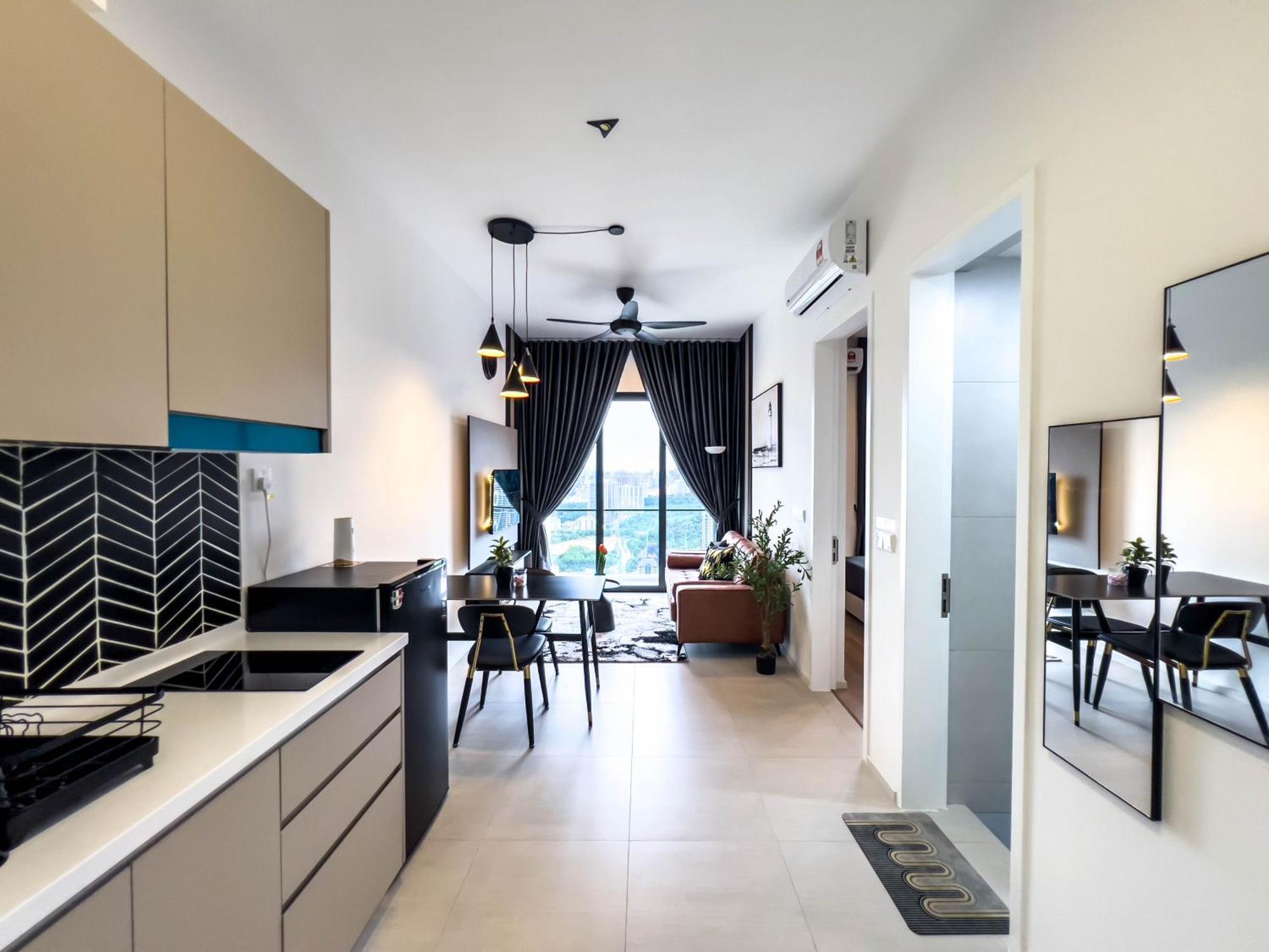 Premier Kl - Bangsar South - King Bed - Work Space - Near Lrt, Ve, Conexxion *