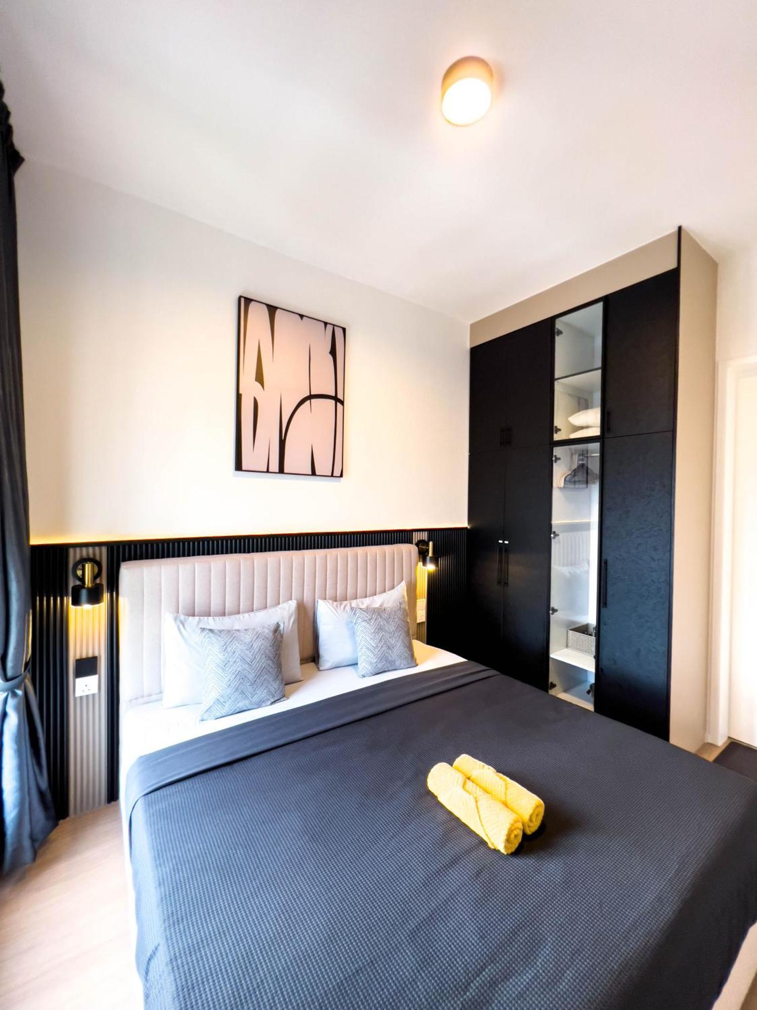 Premier Kl - Bangsar South - King Bed - Work Space - Near Lrt, Ve, Conexxion
